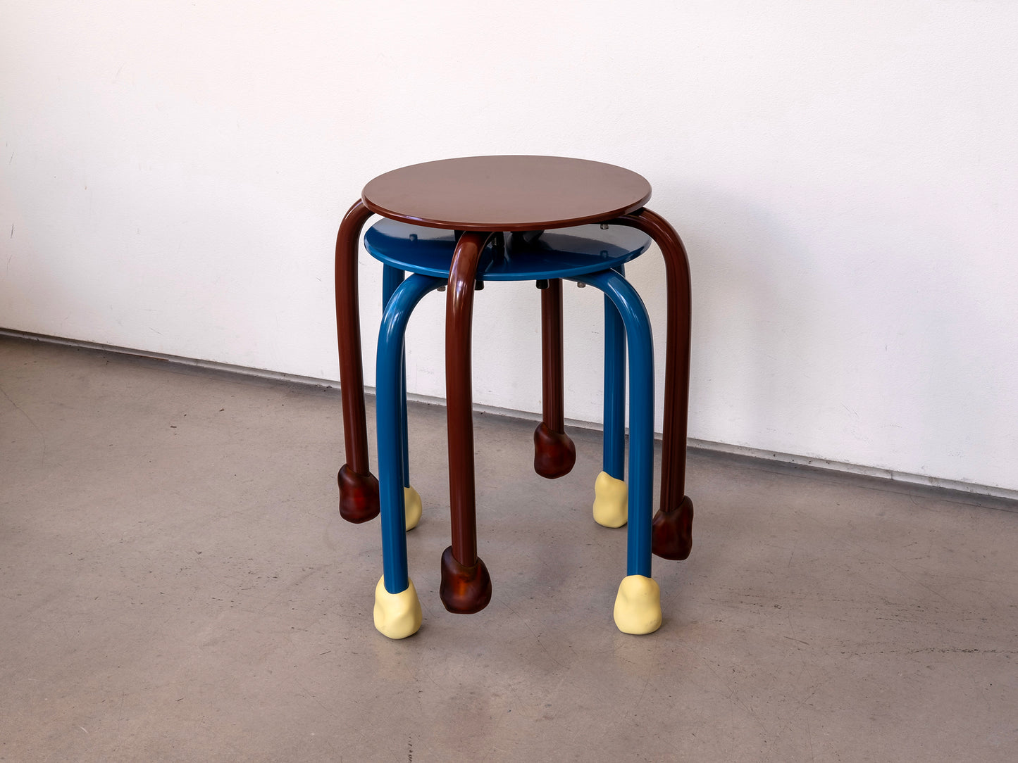 Yareta Brown Stool